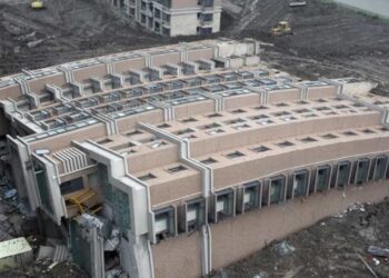 Slipping Through the Cracks: Building Envelope Failures - Origin and ...